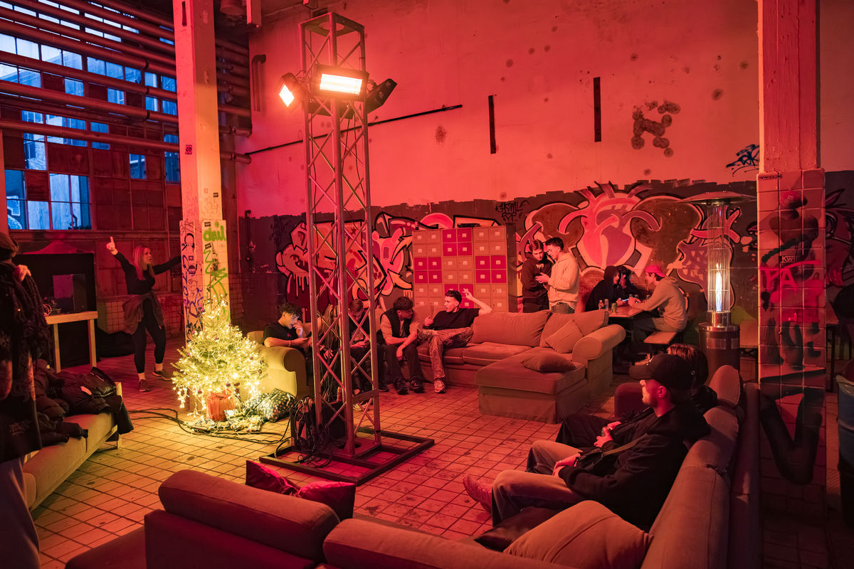 Loading... just a sec